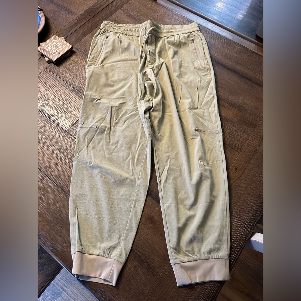 NEW Ladies Large Athleta Trekkie North Beige Pants